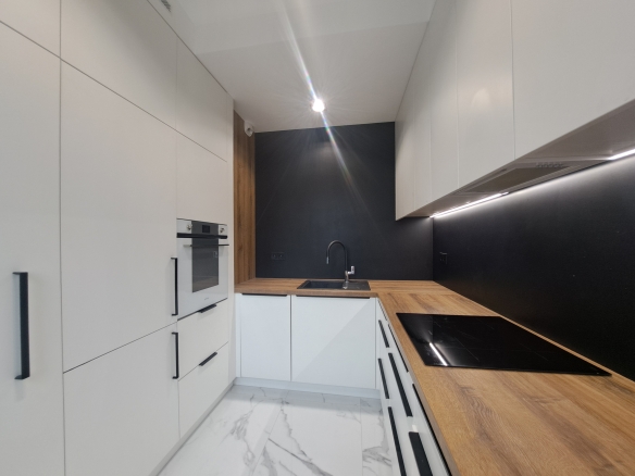 Świetna lokalizacja na styku Woli i Centrum.